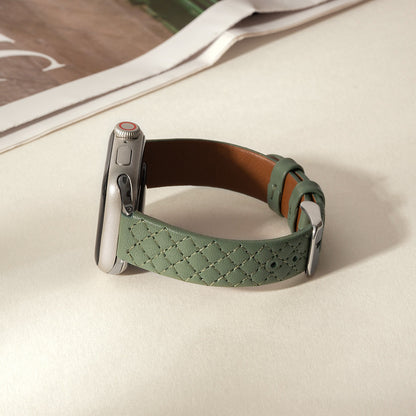 Luxurious Quilted Leather Apple Watch Band – Elegant & Durable