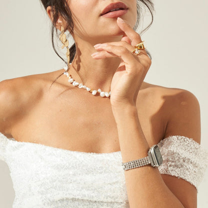 Diamond-Studded Apple Watch Band - Luxurious Sparkle for Elegant Style