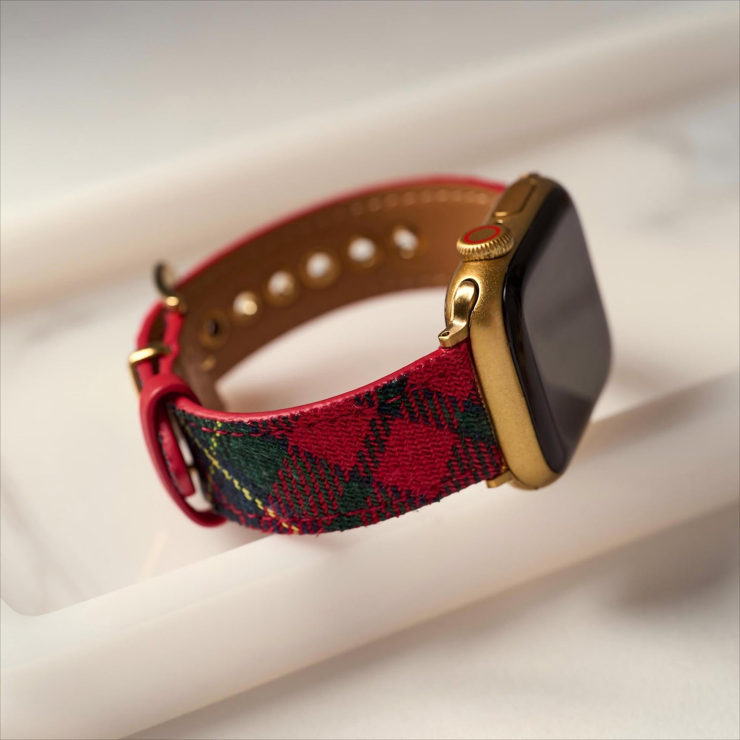 Festive Tartan Apple Watch Band — Stylish Holiday Strap