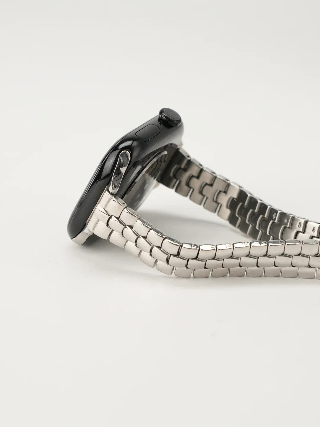 Sleek Rounded-Link Metal Bracelet