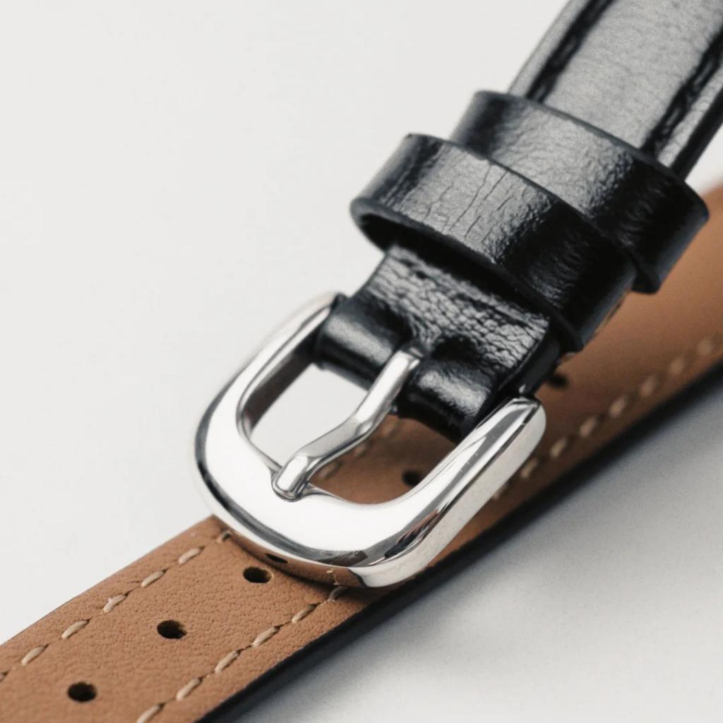 Retro-Inspired Leather Strap for Apple Watch