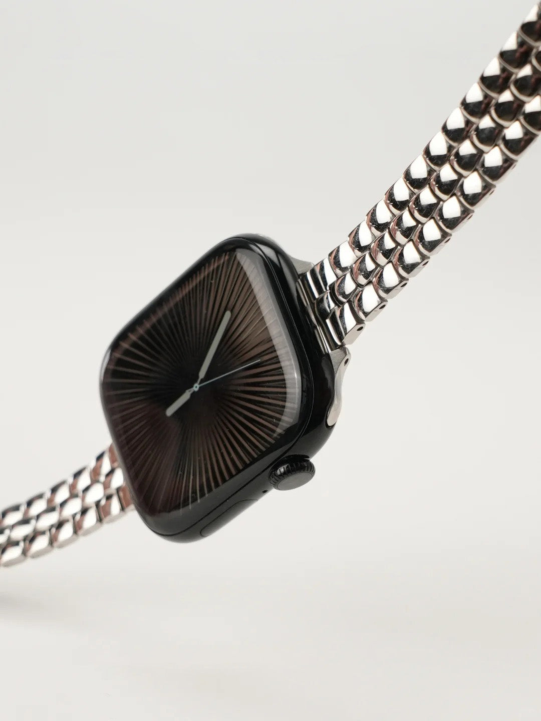 Sleek Rounded-Link Metal Bracelet