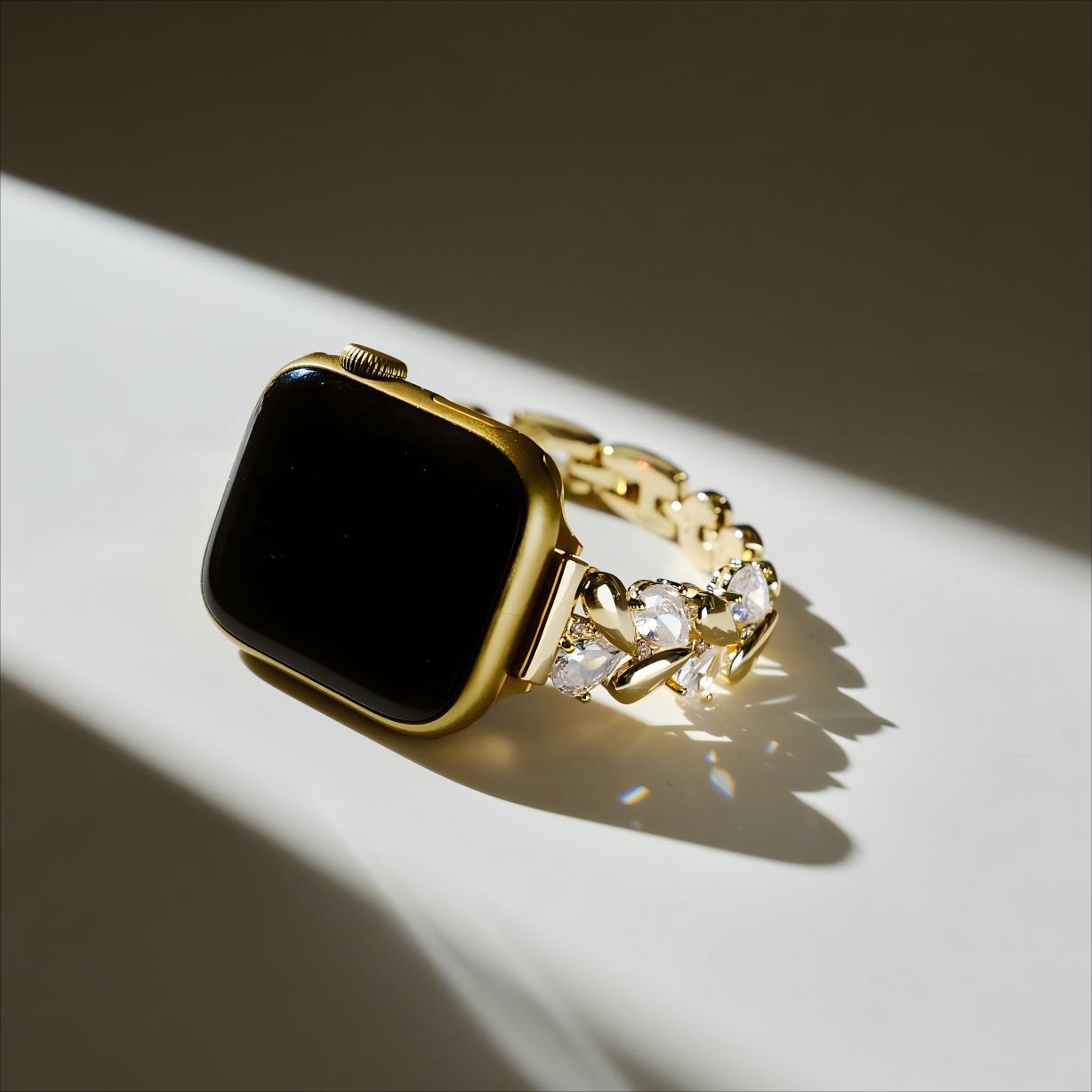 Romantic Love-Inspired Apple Watch Band for a Stylish, Heartfelt Look