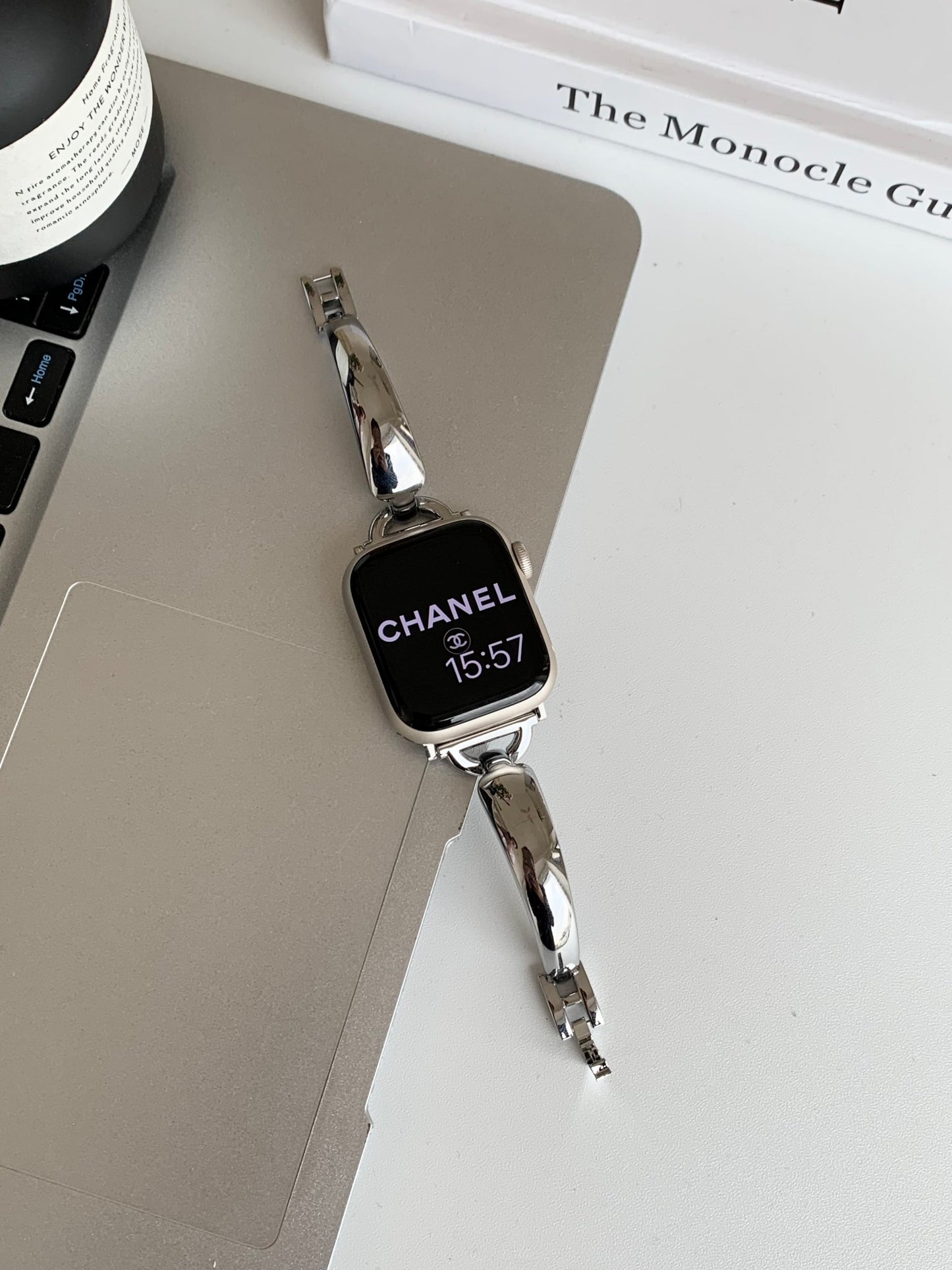 Sleek Metal Bracelet for Apple Watch