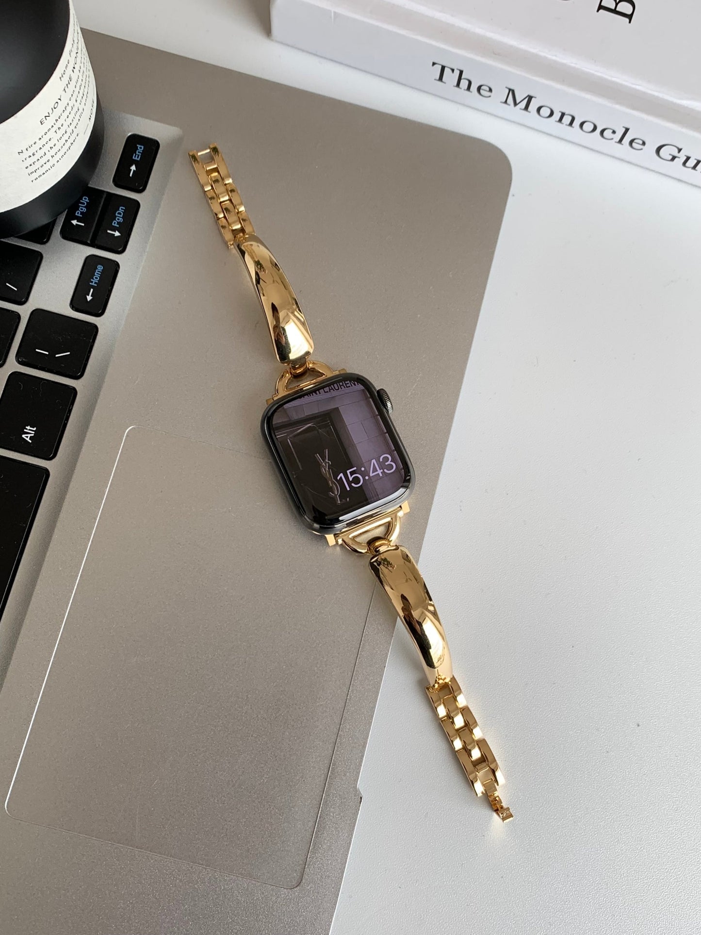 Sleek Metal Bracelet for Apple Watch