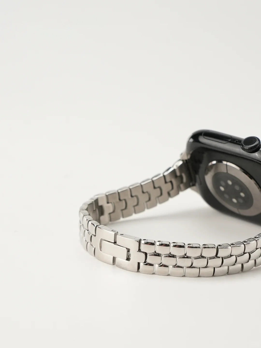 Sleek Rounded-Link Metal Bracelet