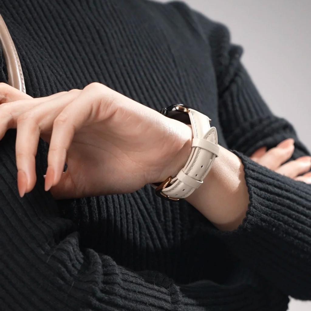 Retro-Inspired Leather Strap for Apple Watch
