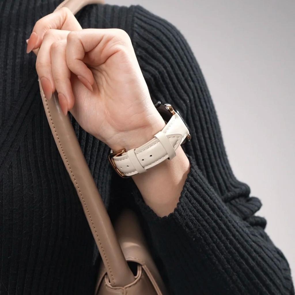 Retro-Inspired Leather Strap for Apple Watch
